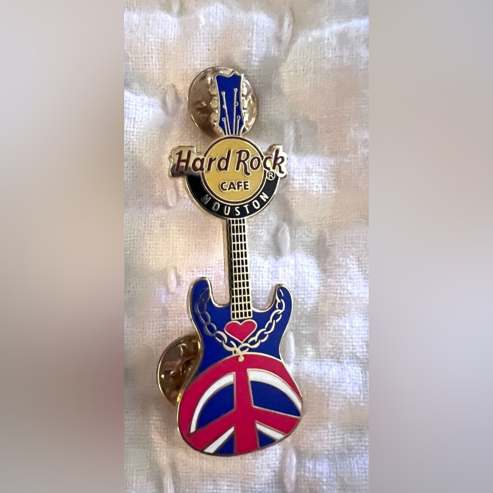 HOUSTON TEXAS PEACE GUITAR GLOBAL SERIES CHAIN SIGN HEART 07 Hard Rock Cafe PIN